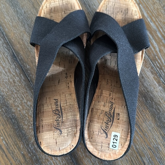 Lucky Brand Women’s Black Wedge Sandals Size 9.5 - Picture 10 of 10